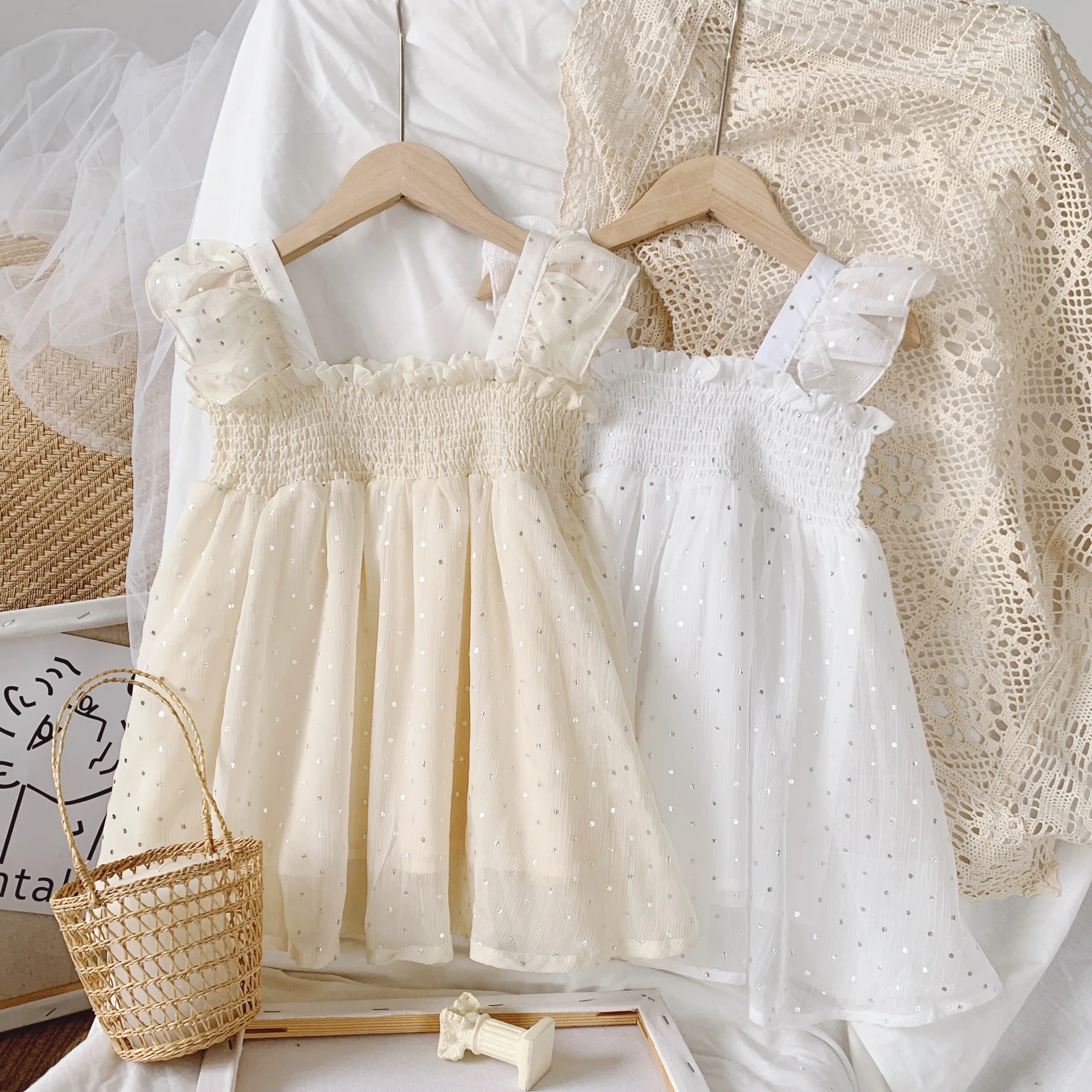 Children's clothing 2020 summer new girl princess skirt baby Korean dress children's foreign style suspender skirt dress skirt
Children's clothing 2020 summer new girl princess skirt baby Korean dress children's foreign style suspender skirt dress skirt