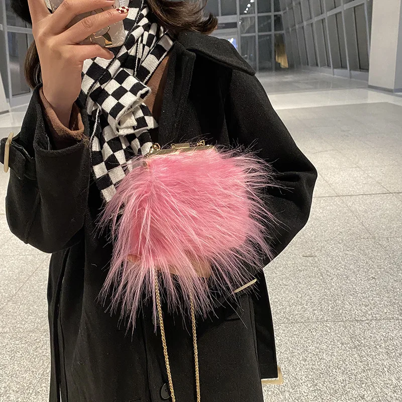 Autumn Winter Warm Women New Furry Chain Shoulder Messenger Bags Female Small Cute All-match Kawaii Pink Pouch Lipstick Purse
Autumn Winter Warm Women New Furry Chain Shoulder Messenger Bags Female Small Cute All-match Kawaii Pink Pouch Lipstick Purse