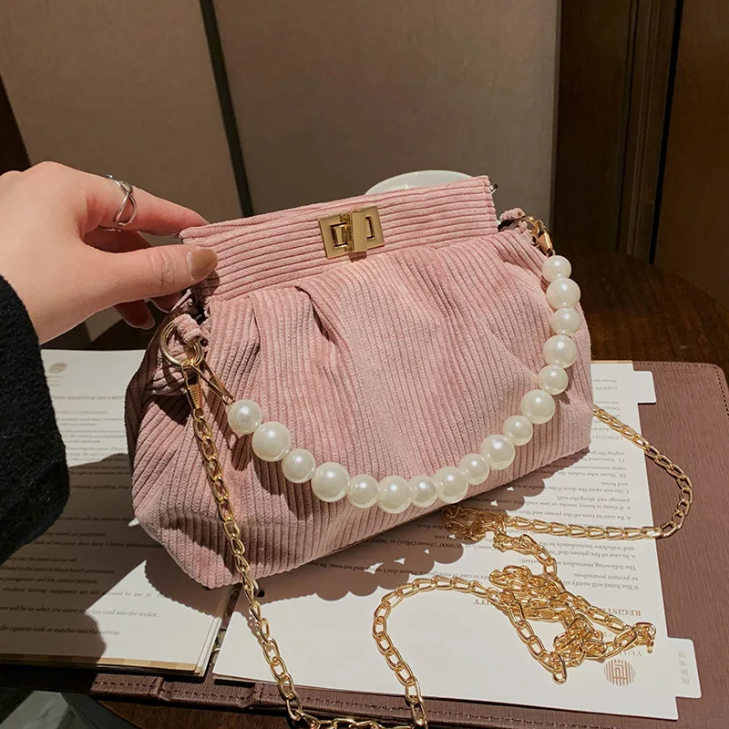 Fashion Women's Bag Small Beads Chain Design HandBags Corduroy Flap Shoulder Crossbody Bags Female Pleated Handbag Ladies Totes
Fashion Women's Bag Small Beads Chain Design HandBags Corduroy Flap Shoulder Crossbody Bags Female Pleated Handbag Ladies Totes