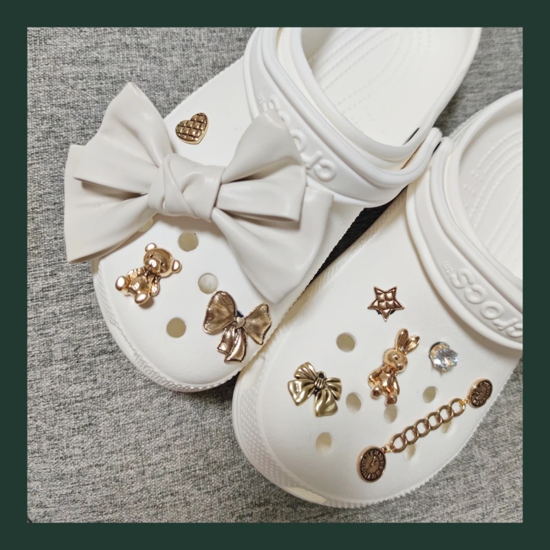 Luxury Croc Charms Designer Vintage Shoe Charms for Crocs DIY Elegant Clogs Shoe Buckle Decoration Bundle Women Shoe Accessories
Luxury Croc Charms Designer Vintage Shoe Charms for Crocs DIY Elegant Clogs Shoe Buckle Decoration Bundle Women Shoe Accessories