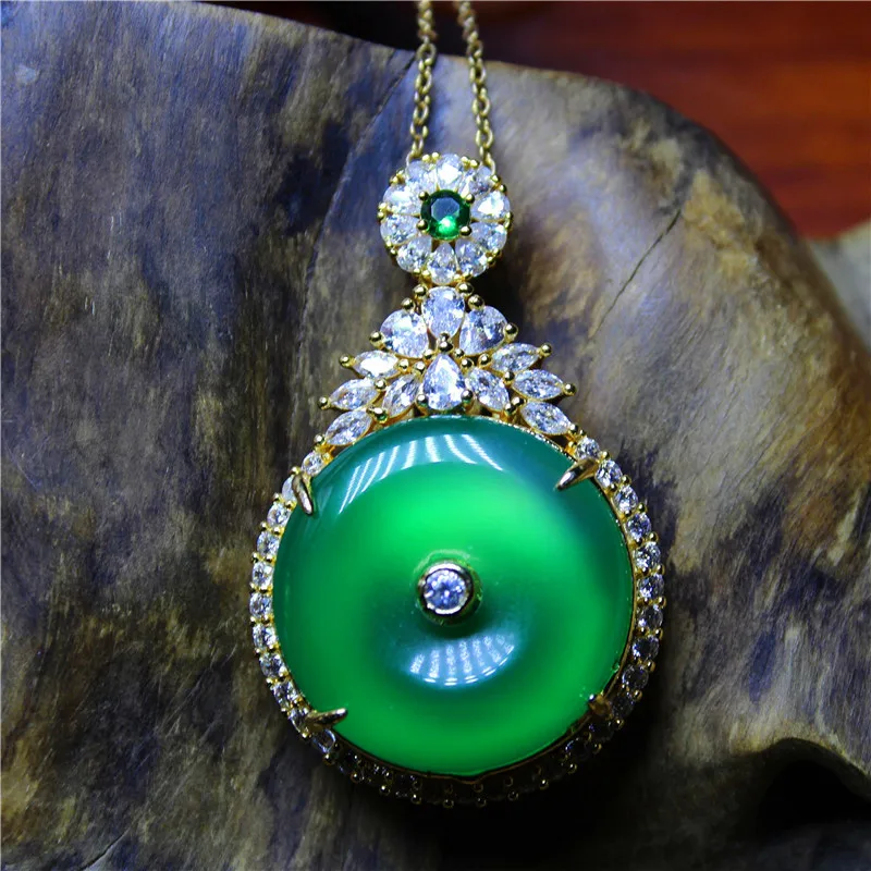 Liemjee Wholesale Fashion Jewelry Green Agate Inlaid Peace Buckle Necklace For Women Feature Namour Charm Gift All Seasons
Liemjee Wholesale Fashion Jewelry Green Agate Inlaid Peace Buckle Necklace For Women Feature Namour Charm Gift All Seasons