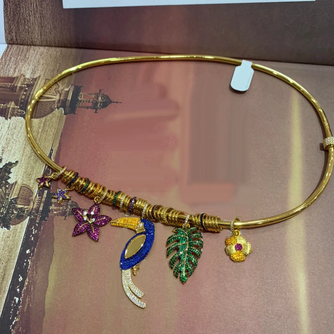 Бренд 1:1, модное ожерелье с разноцветными тропическими джунглями, Очаровательное ожерелье высокого качества, подвеска в виде цветка, листка... 
Бренд 1:1, модное ожерелье с разноцветными тропическими джунглями, Очаровательное ожерелье высокого качества, подвеска в виде цветка, листка...