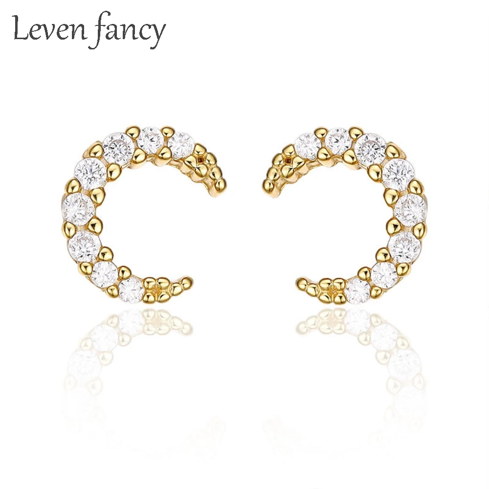 Серьги-гвоздики женские из серебра 925 пробы с кубическим цирконием 
Серьги-гвоздики женские из серебра 925 пробы с кубическим цирконием