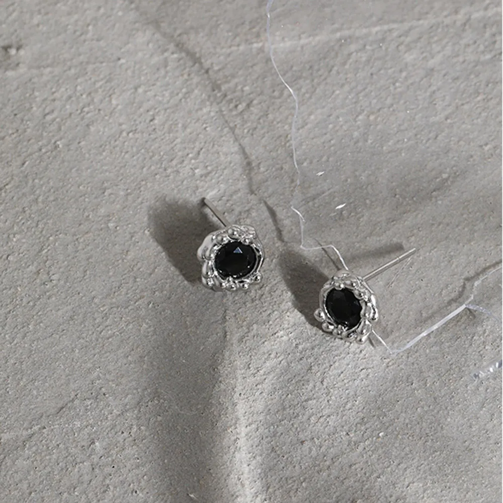Sterling Silver Gold Black Zircon Stud Earring Piercing Pendiente Luxury Jewelry Clips 2021 Wedding Gift Party 2021 silver
Sterling Silver Gold Black Zircon Stud Earring Piercing Pendiente Luxury Jewelry Clips 2021 Wedding Gift Party 2021 silver