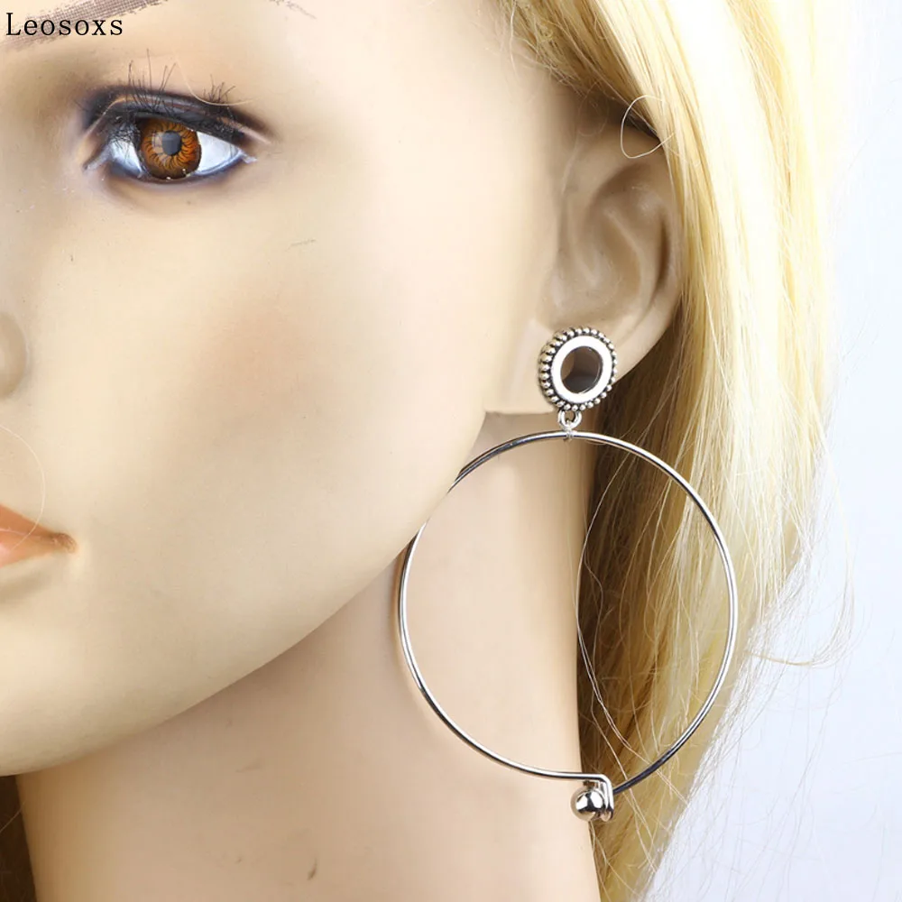 Leosoxs New European and American Hot Selling Large Circle Pendant Auricle Stainless Steel Pulley Ear Extension Piercing Jewelry
Leosoxs New European and American Hot Selling Large Circle Pendant Auricle Stainless Steel Pulley Ear Extension Piercing Jewelry