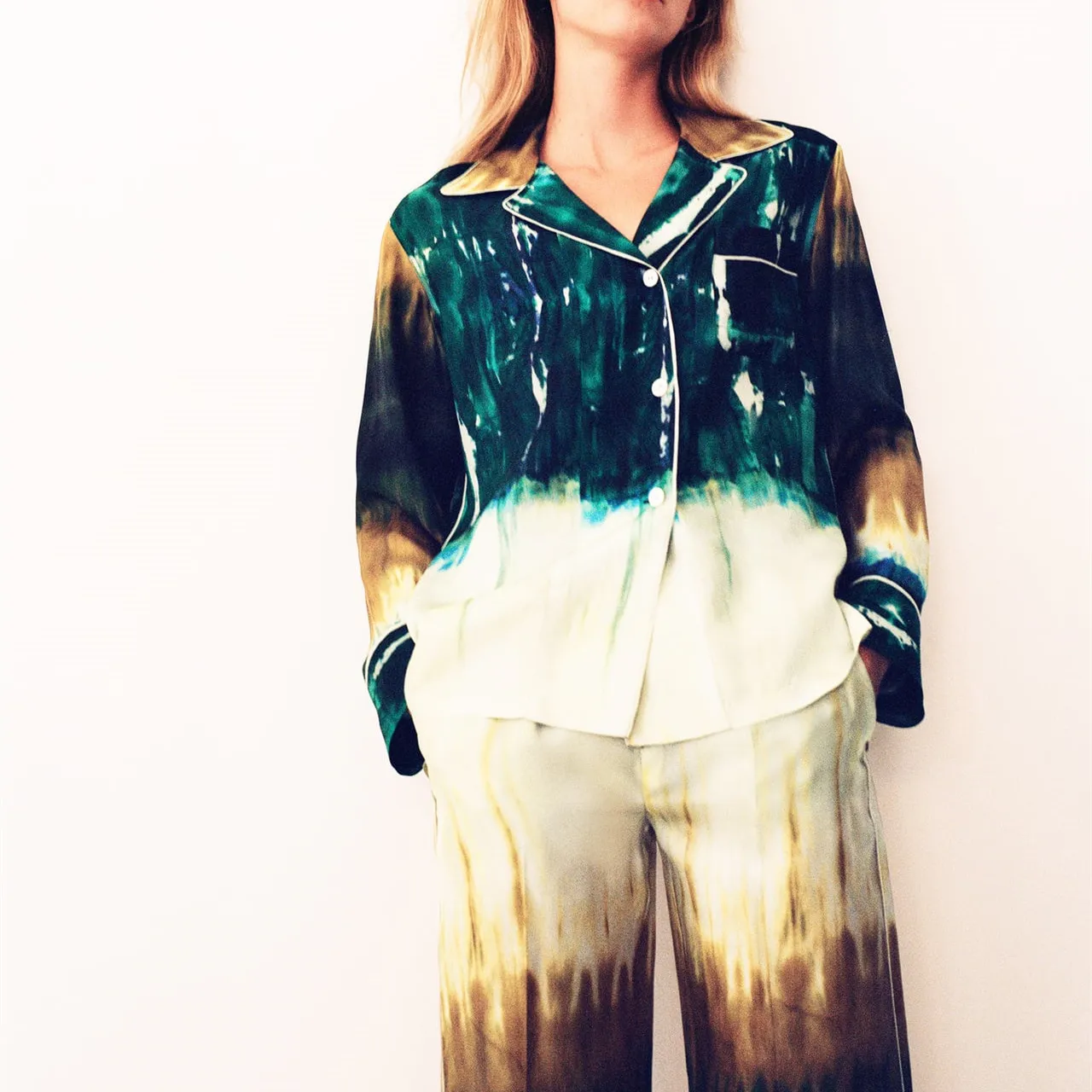 Za Tie Dye Women Shirt 2021 Button Up Long Sleeve Shirts Woman Fashion Pocket Summer Top Female Streetwear Casual Blouse
Za Tie Dye Women Shirt 2021 Button Up Long Sleeve Shirts Woman Fashion Pocket Summer Top Female Streetwear Casual Blouse