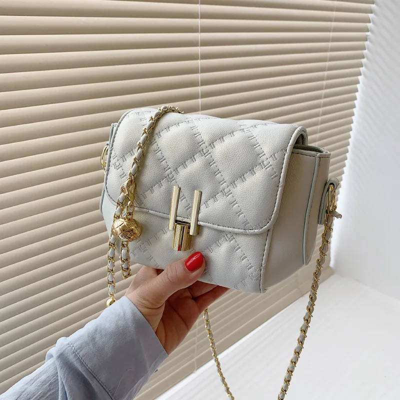 Новое поступление 2021, женская сумка через плечо для женщин, алмазная плотная Изысканная сумка с защелкой, дизайнерская Повседневная универ...
Новое поступление 2021, женская сумка через плечо для женщин, алмазная плотная Изысканная сумка с защелкой, дизайнерская Повседневная универ...