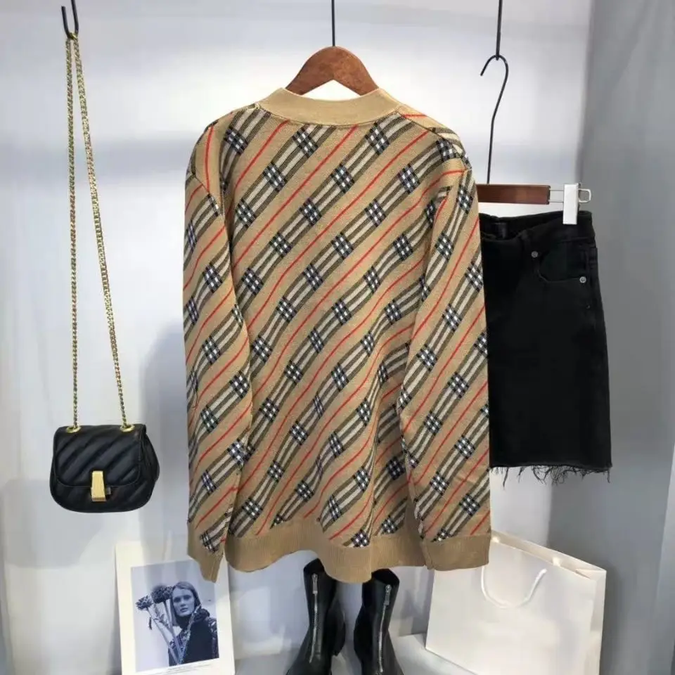 Autumn and winter new plaid stripe print knitted bottoming shirt low neck sweater Joker wear loose women
Autumn and winter new plaid stripe print knitted bottoming shirt low neck sweater Joker wear loose women