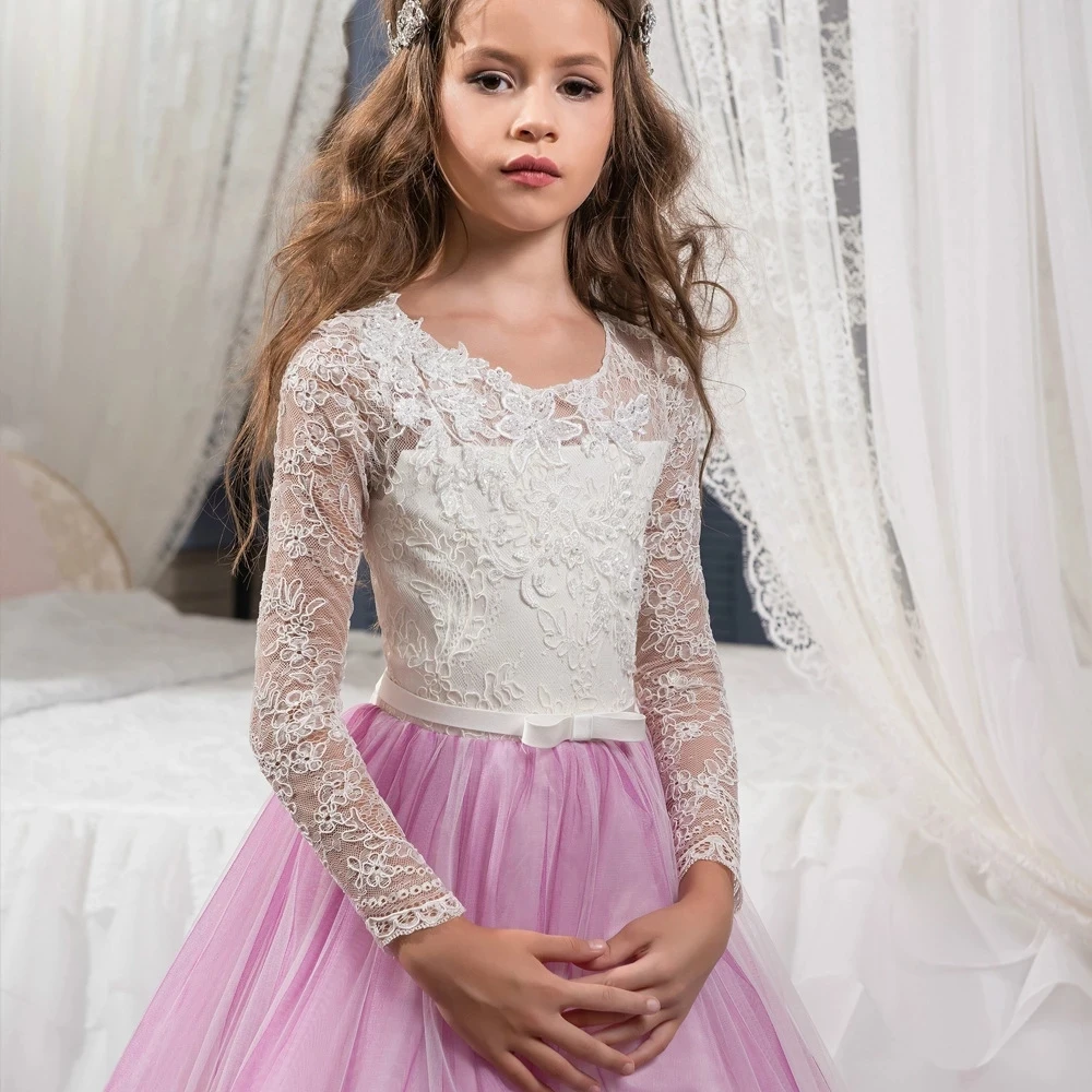 New Flower Girl Dresses With Sash Lace Appliques Custom Made Ball Gown First Communion Dresses for Girls Elegant Hot Sale
New Flower Girl Dresses With Sash Lace Appliques Custom Made Ball Gown First Communion Dresses for Girls Elegant Hot Sale
