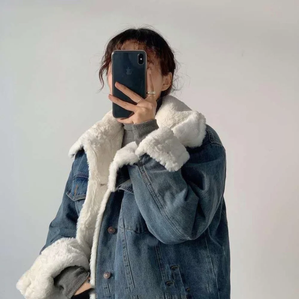 Retro Lamb Wool Denim Jacket Women Motorcycle Cotton Jacket Autumn / Winter Korean Loose Plus Velvet Thick Women student Jacket
Retro Lamb Wool Denim Jacket Women Motorcycle Cotton Jacket Autumn / Winter Korean Loose Plus Velvet Thick Women student Jacket