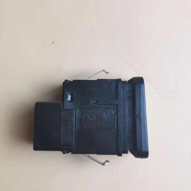 Electronic hand brake 3C0927225C 3C0 927 225 C FOR VW PASSAT CC MAGOTAN PASSAT CC (COUPE)
Electronic hand brake 3C0927225C 3C0 927 225 C FOR VW PASSAT CC MAGOTAN PASSAT CC (COUPE)