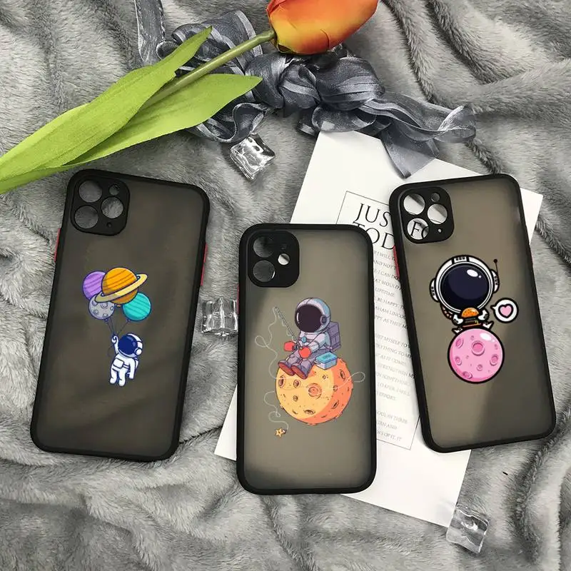 Durable Funny Astronaut Cellphone Phone Case For Iphone 11 12 Pro Max 7 8 Plus X Xs Xs Max XR Translucent Matte Cvoer
Durable Funny Astronaut Cellphone Phone Case For Iphone 11 12 Pro Max 7 8 Plus X Xs Xs Max XR Translucent Matte Cvoer