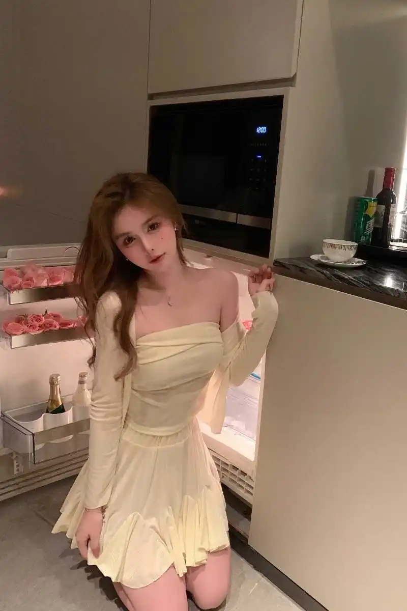 Skirts Two Piece Crop Women 2021 Top And Skirt Set Sexy white Korean Harajuku Student outfit Ladies Fashion Kawaii Sexy clothes
Skirts Two Piece Crop Women 2021 Top And Skirt Set Sexy white Korean Harajuku Student outfit Ladies Fashion Kawaii Sexy clothes