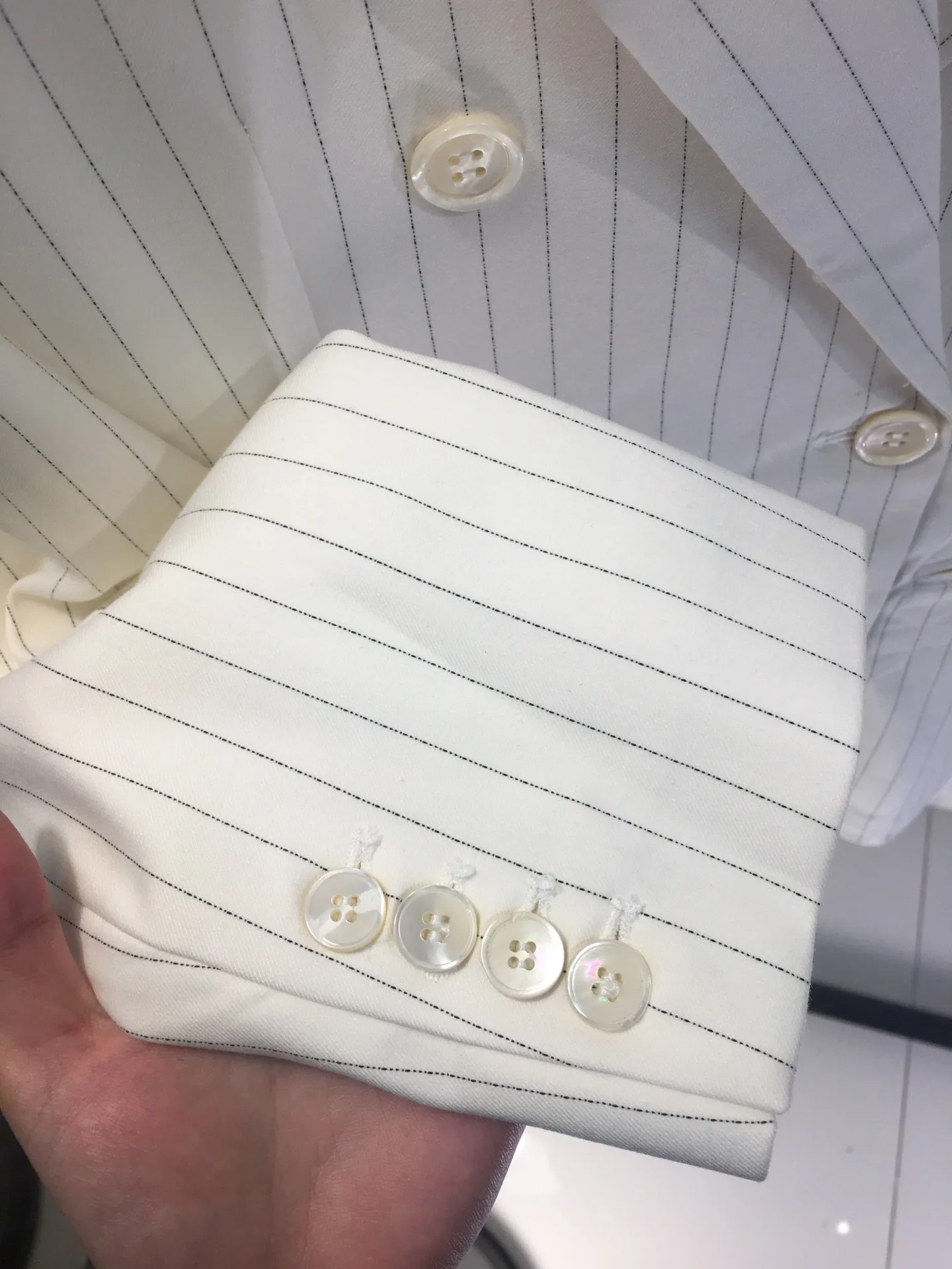 2021 new women high-quality fashion long-sleeved lapel vertical striped blazer 0323
2021 new women high-quality fashion long-sleeved lapel vertical striped blazer 0323