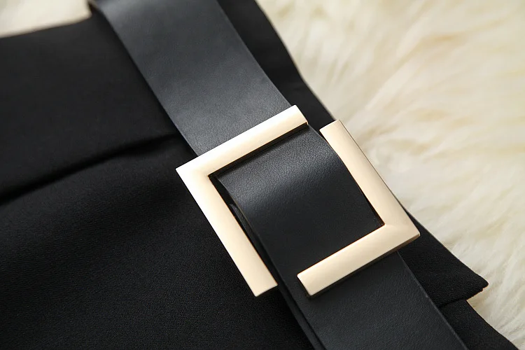 European and American women's wear 2020 winter new style Lace long sleeve stitched knit sweater skirts Fashion black suit
European and American women's wear 2020 winter new style Lace long sleeve stitched knit sweater skirts Fashion black suit