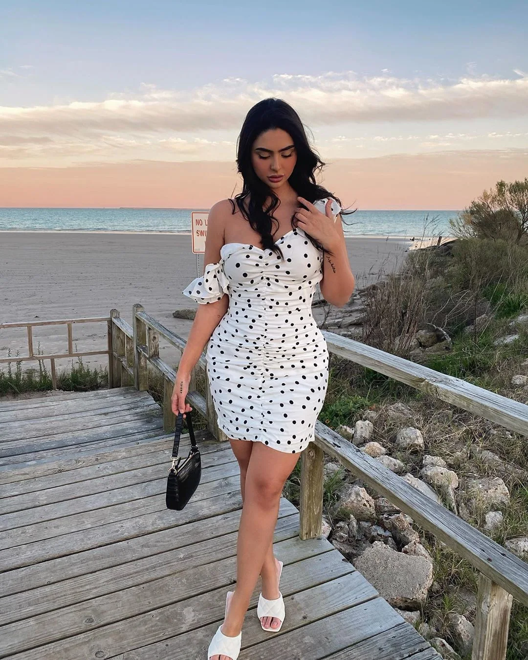 2021Ruffles Polka Dot Vintage Dress Women Off The Shoulder Boho Elegant Party Dress Backless Sexy Summer Dresses Vestidos 
2021Ruffles Polka Dot Vintage Dress Women Off The Shoulder Boho Elegant Party Dress Backless Sexy Summer Dresses Vestidos