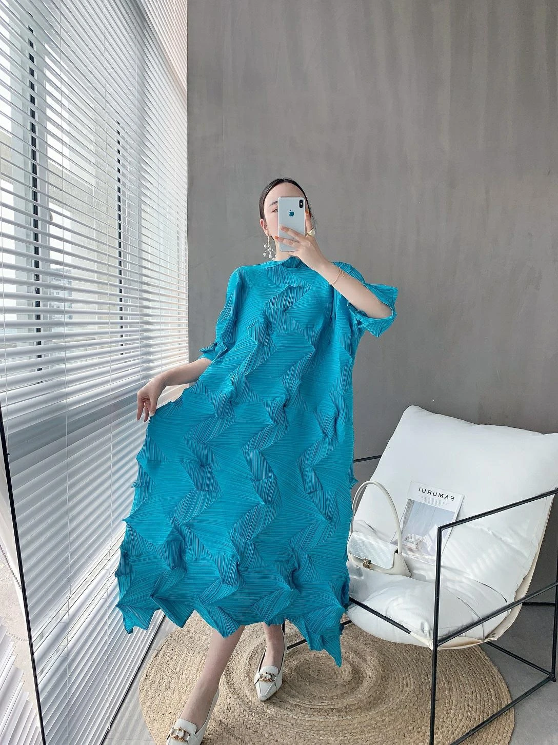 Stand Mid-Calf Dresses 2020 Summer New W X-Long Solid Color Bubble Irregular A Line Dress for Women
Stand Mid-Calf Dresses 2020 Summer New W X-Long Solid Color Bubble Irregular A Line Dress for Women
