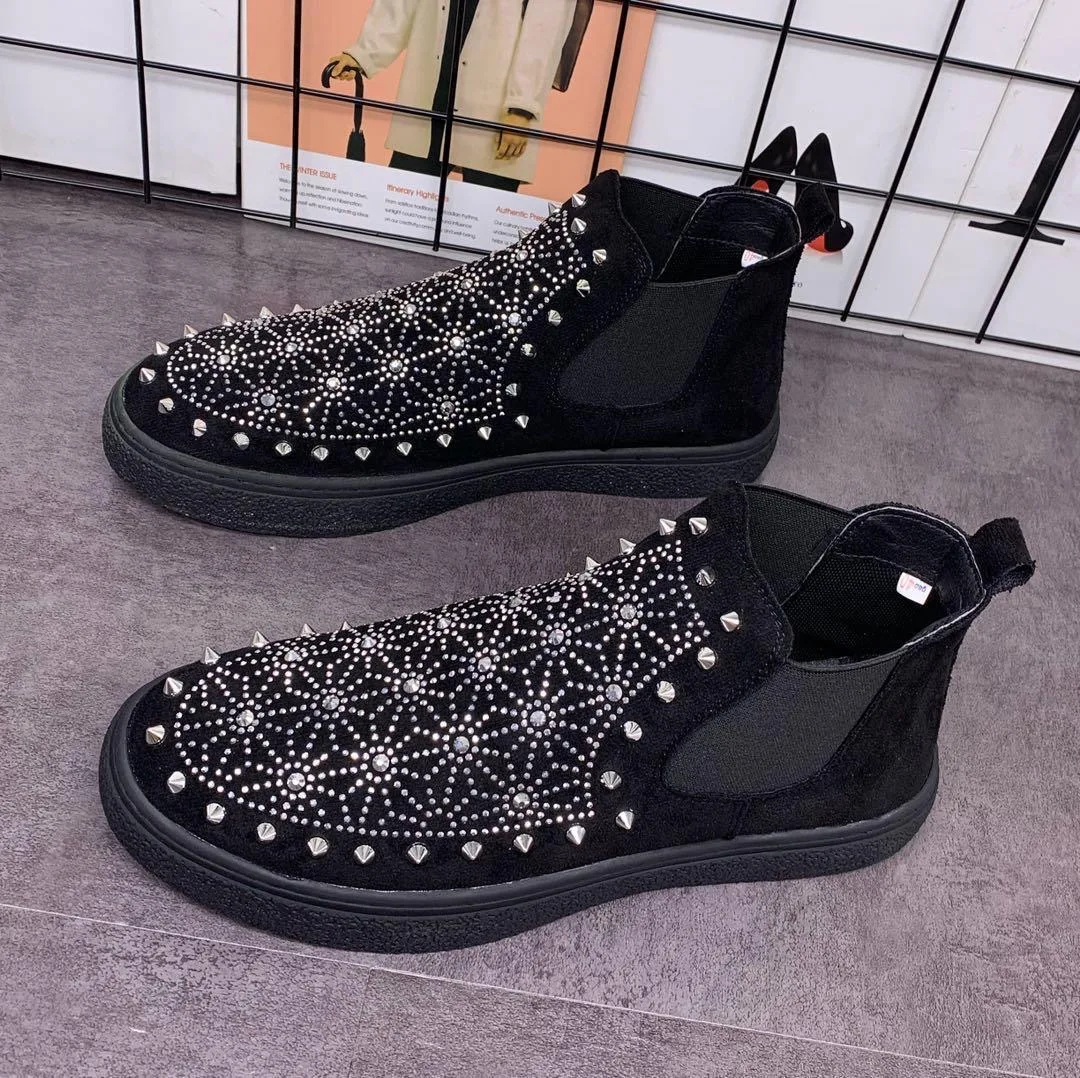 2021 Men Luxury Designer Sneakers Rivets Hip Hop Flats Breathable Ankle Boots Punk High Tops Male Casual Shoes
2021 Men Luxury Designer Sneakers Rivets Hip Hop Flats Breathable Ankle Boots Punk High Tops Male Casual Shoes