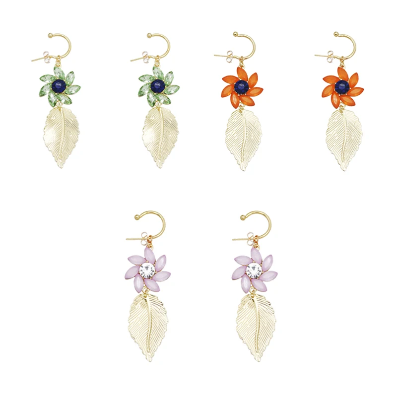 European and American Trend New Leaves Pendant Earrings Ladies Rhinestone Color Earrings Wild Trend Earrings Accessories.
European and American Trend New Leaves Pendant Earrings Ladies Rhinestone Color Earrings Wild Trend Earrings Accessories.