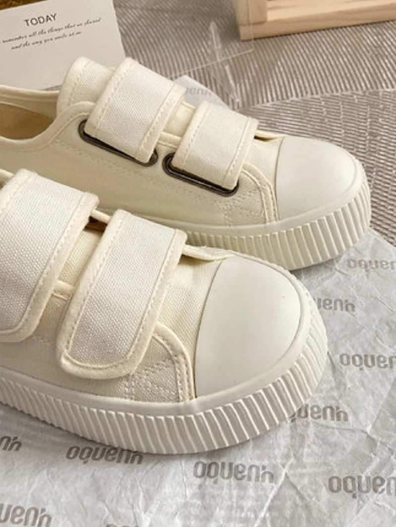 Женские парусиновые туфли на липучке, японские белые туфли с большим носком, универсальные, лето
Женские парусиновые туфли на липучке, японские белые туфли с большим носком, универсальные, лето