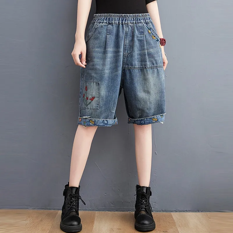 Women Summer Casual Boyfriend Jeans New 2021 Vintage Floral Embroidery Elastic Waist Loose Female Knee Length Denim Pants B513
Women Summer Casual Boyfriend Jeans New 2021 Vintage Floral Embroidery Elastic Waist Loose Female Knee Length Denim Pants B513