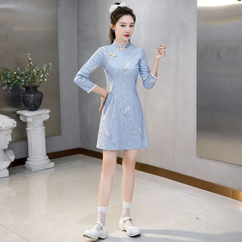 2020 New Style Chinese Qipao Classic Women Satin Cheongsam Oriental Bride Wedding Dresses Retro Printed Evening Dress Long Skirt
2020 New Style Chinese Qipao Classic Women Satin Cheongsam Oriental Bride Wedding Dresses Retro Printed Evening Dress Long Skirt