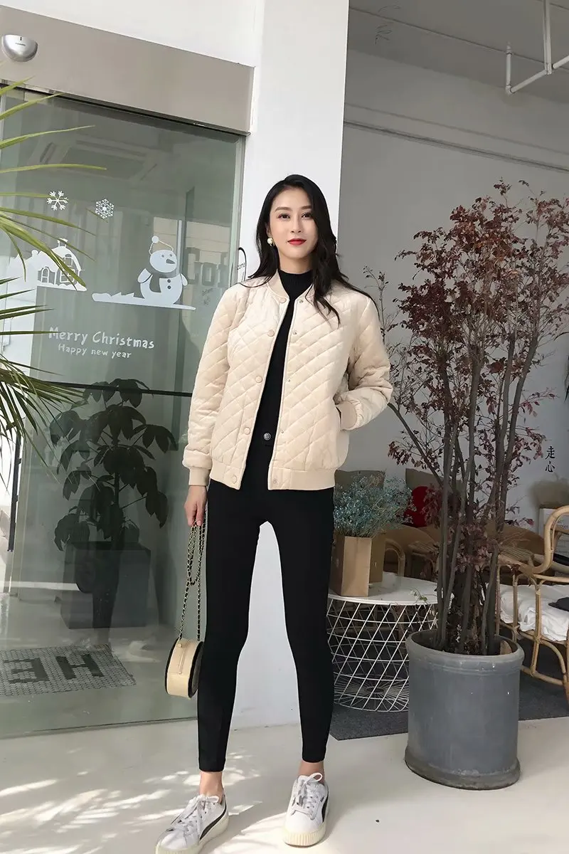 Plus size Women's winter jackets 2021 fashion stand collar velvet Coat women pink black gray Beige Women's bomber jacket
Plus size Women's winter jackets 2021 fashion stand collar velvet Coat women pink black gray Beige Women's bomber jacket