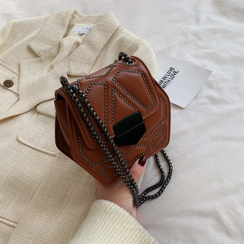 2021 PU Leather Crossbody Bags For Women Rivets Shoulder Messenger Bag Female Travel Handbags Black Chain Cross Body Bag
2021 PU Leather Crossbody Bags For Women Rivets Shoulder Messenger Bag Female Travel Handbags Black Chain Cross Body Bag