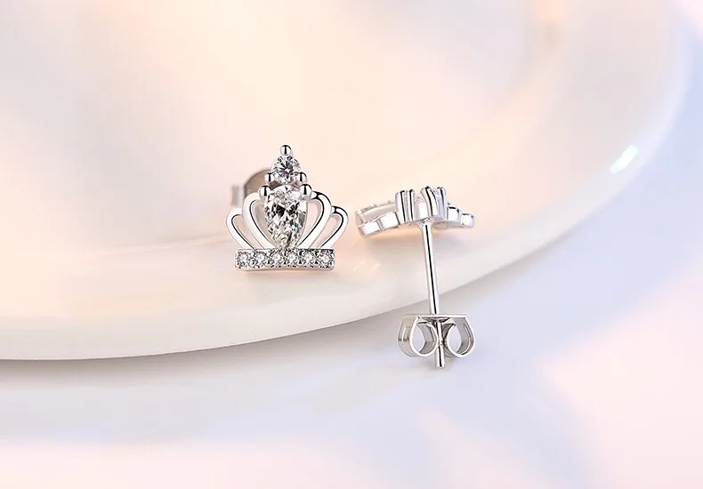 ModaOne Cute Fashion 925 Sterling Silver Crown Zircon Stud Earrings For Women Jewelry oorbellen pendientes
ModaOne Cute Fashion 925 Sterling Silver Crown Zircon Stud Earrings For Women Jewelry oorbellen pendientes
