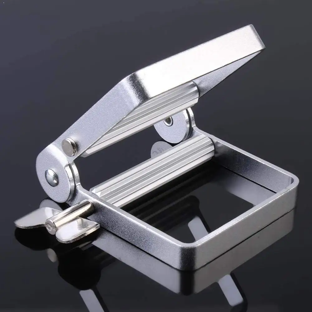 1pcs Tube Squeezer Lazy Toothpaste Dispenser Metal Hair Tools Squeezing Dye Wringer Squeezer Cosmetic Tube Paint Color F6X6
1pcs Tube Squeezer Lazy Toothpaste Dispenser Metal Hair Tools Squeezing Dye Wringer Squeezer Cosmetic Tube Paint Color F6X6