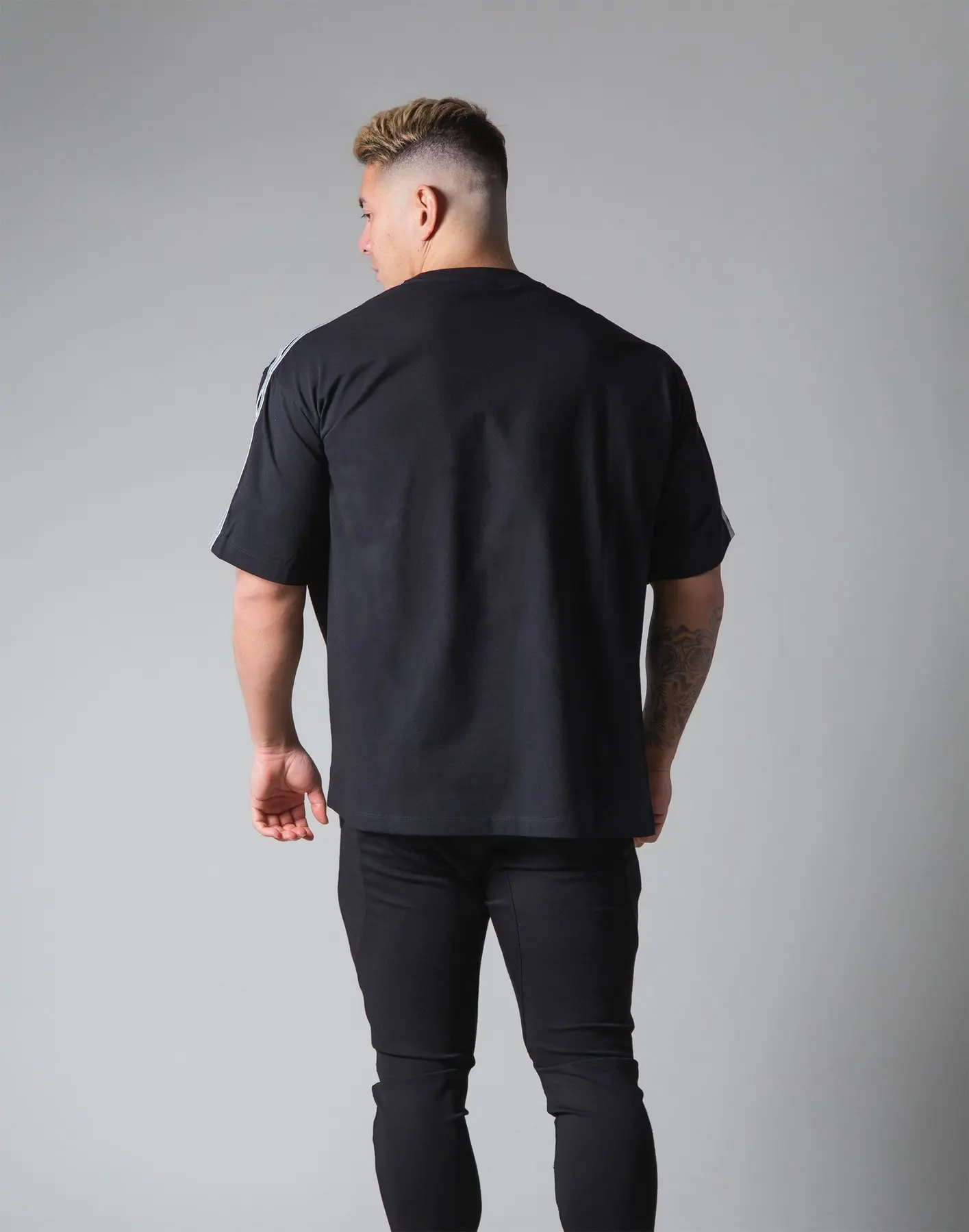 Summer New Loose Solid Color T-Shirt Men's Gym Fitness Running Training Outdoor Leisure Fast Dry Large Size Men's Short Sleeves
Summer New Loose Solid Color T-Shirt Men's Gym Fitness Running Training Outdoor Leisure Fast Dry Large Size Men's Short Sleeves