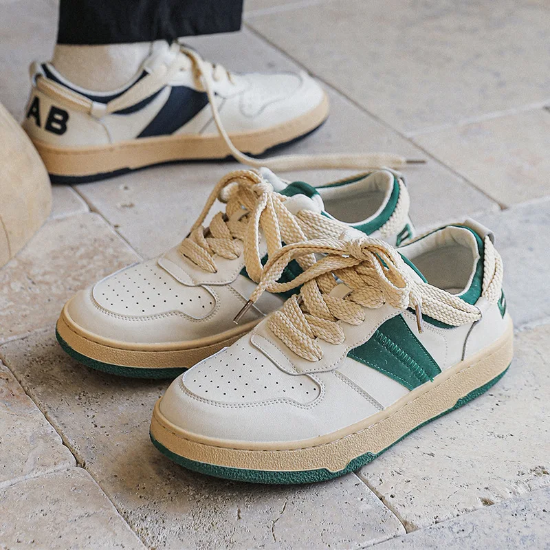 2022 New Couple Minority Japanese Small White Shoes Men's Summer Retro German Training Low Top Board Shoes Women
2022 New Couple Minority Japanese Small White Shoes Men's Summer Retro German Training Low Top Board Shoes Women
