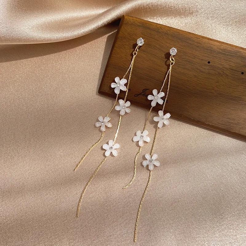 2021 New Arrival Trendy Cute Sweet Acrylic White Flower Long Tassel Drop Earrings For Women Elegant Luxury Jewelry Gifts
2021 New Arrival Trendy Cute Sweet Acrylic White Flower Long Tassel Drop Earrings For Women Elegant Luxury Jewelry Gifts