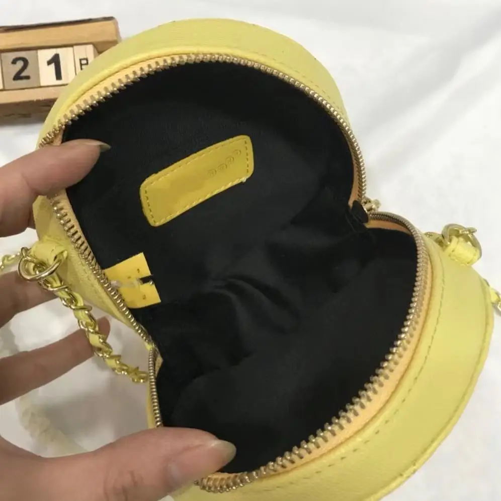 2021 high-end luxury design rhomboid round bag high-end leather gold chain strap, one shoulder, cross-slung classic top quality
2021 high-end luxury design rhomboid round bag high-end leather gold chain strap, one shoulder, cross-slung classic top quality
