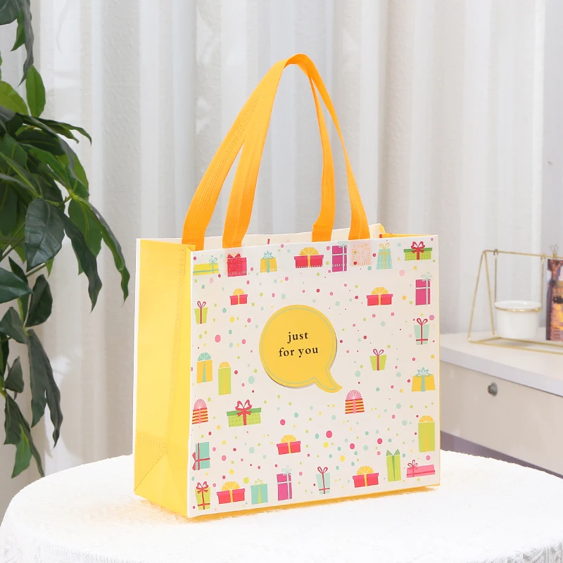 Fashion Three-Dimensional Packaging Gift Bag Foldable Reusable Shopping Bags Advertising Non-Woven Handbag Can Be Customized
Fashion Three-Dimensional Packaging Gift Bag Foldable Reusable Shopping Bags Advertising Non-Woven Handbag Can Be Customized