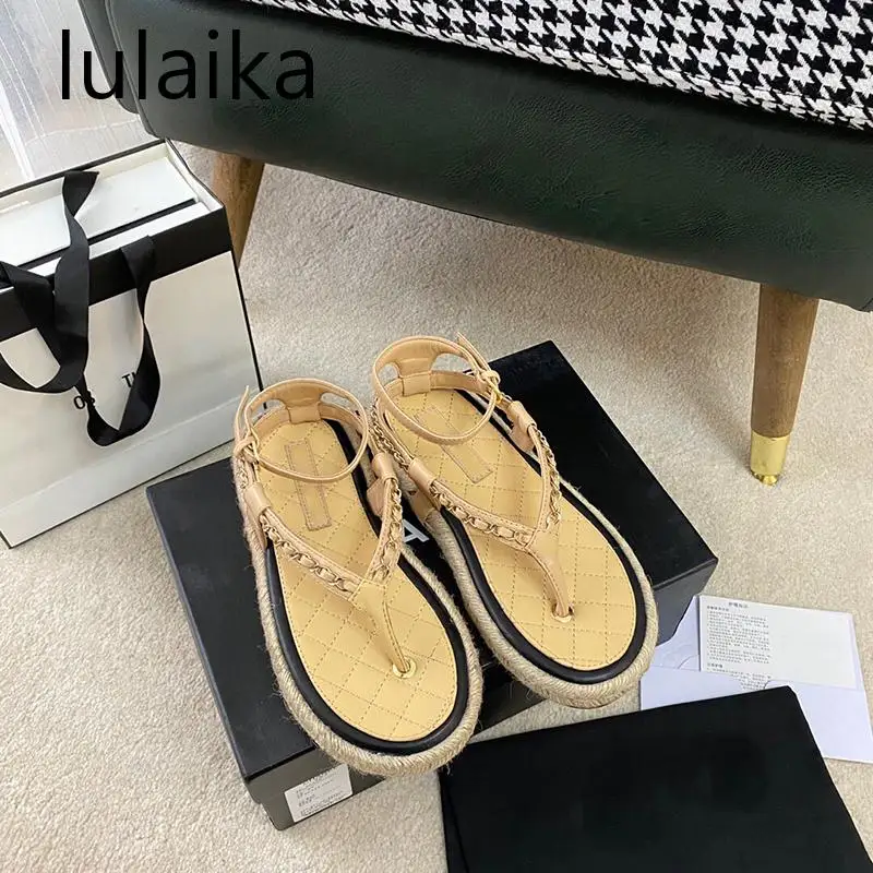 2021 Women Chain Decor Straw Braid Flats Casual Comfortable Holiday Beach Flip Flops Genuine Leather Sandals Fisherman Shoes
2021 Women Chain Decor Straw Braid Flats Casual Comfortable Holiday Beach Flip Flops Genuine Leather Sandals Fisherman Shoes