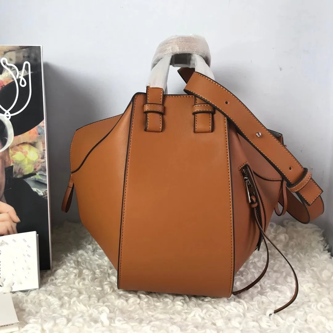 Women Bag Handbags 2021 High Quality Leather Feaml Fashion Famous Brand Luxury Designer New Crossbody Messenger Shoulder Bags
Women Bag Handbags 2021 High Quality Leather Feaml Fashion Famous Brand Luxury Designer New Crossbody Messenger Shoulder Bags