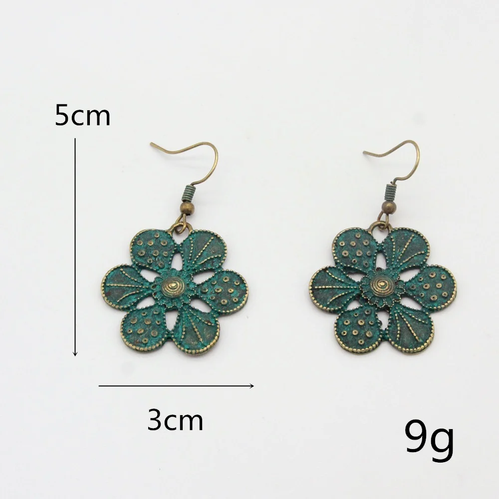 New style hot sale personality retro carved flower petal combination flower bronze green alloy female earring jewelry
New style hot sale personality retro carved flower petal combination flower bronze green alloy female earring jewelry