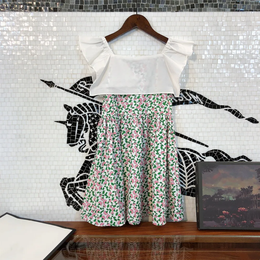 Girls dress summer 2021 new Korean version of western style children princess dress summer baby floral lapel skirt
Girls dress summer 2021 new Korean version of western style children princess dress summer baby floral lapel skirt