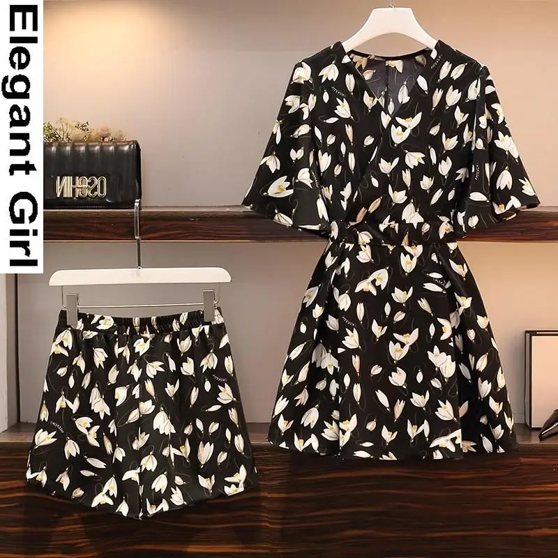 2021 Summer Two-piece Women's Plus Size New Korean Style Lace V-neck Chiffon Floral Mini Dress High Waist Wide Leg Shorts Suit 
2021 Summer Two-piece Women's Plus Size New Korean Style Lace V-neck Chiffon Floral Mini Dress High Waist Wide Leg Shorts Suit