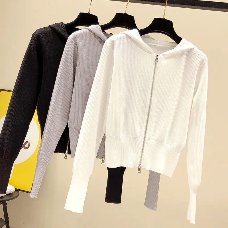 2021 New Hooded Vertical Stripe Solid Color Knitting Cardigan Spring Summer Short Sweater Women's Double Zipper Long Sleeve Top
2021 New Hooded Vertical Stripe Solid Color Knitting Cardigan Spring Summer Short Sweater Women's Double Zipper Long Sleeve Top