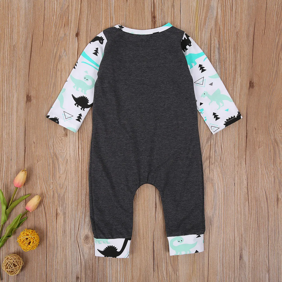 Kids Unisex Letter Printed Rompers Camouflage Cartoon Dinosaur Printed Long Sleeve Jumpsuits for Baby Boys Girls
Kids Unisex Letter Printed Rompers Camouflage Cartoon Dinosaur Printed Long Sleeve Jumpsuits for Baby Boys Girls