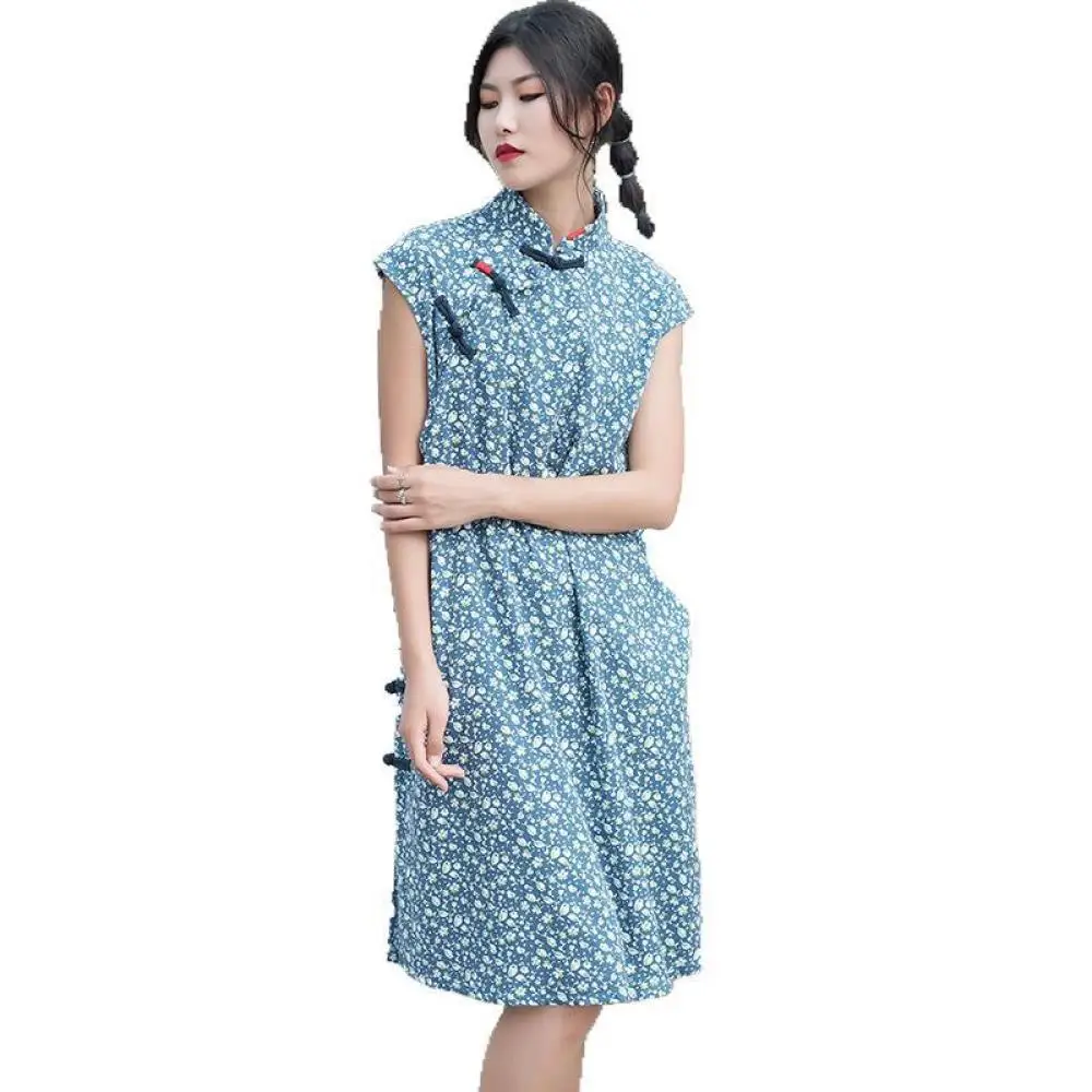 Chinese Style Vintage Stand Collar Buckle Short Sleeve Qipao Dress Fashion Floral Print Improved Casual Mid Length Cheongsam
Chinese Style Vintage Stand Collar Buckle Short Sleeve Qipao Dress Fashion Floral Print Improved Casual Mid Length Cheongsam