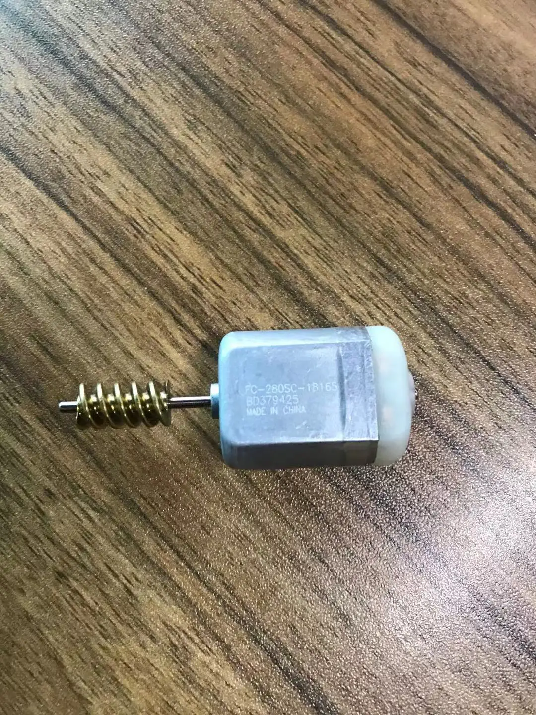 Car Door Lock Motor FC-280SC-18165 Repair Actuator for VW Passat B8 Window Control Motor
Car Door Lock Motor FC-280SC-18165 Repair Actuator for VW Passat B8 Window Control Motor