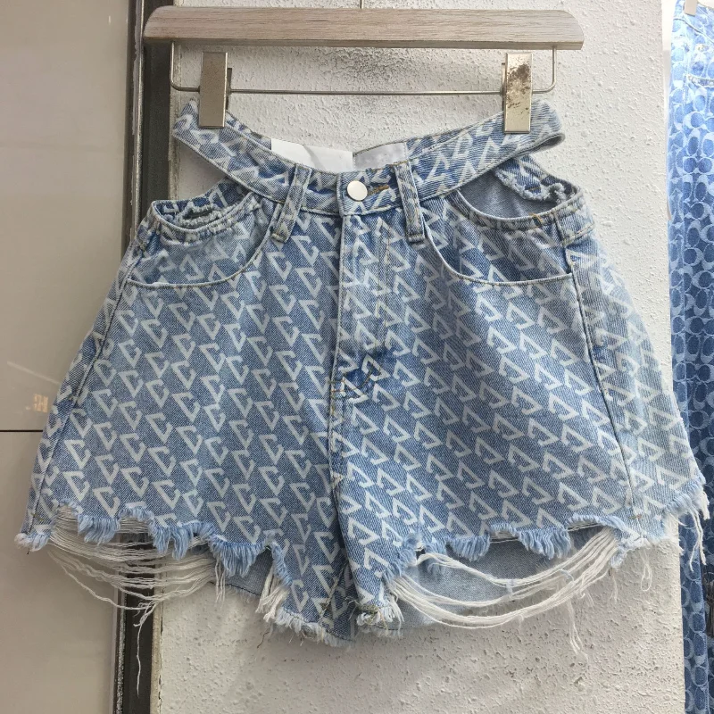 2021 summer new high waist careful machine hollow denim shorts women loose and thin wearing hot pants Ripped denim shorts girl
2021 summer new high waist careful machine hollow denim shorts women loose and thin wearing hot pants Ripped denim shorts girl