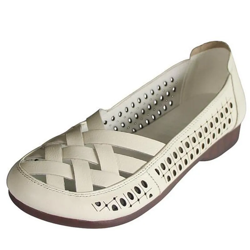 2022 New Round Toe Genuine Leather Sandals Soft Bottom Hollow Hole Shoes Flat Sandals Large Size Women's Sandals Casual Shoes
2022 New Round Toe Genuine Leather Sandals Soft Bottom Hollow Hole Shoes Flat Sandals Large Size Women's Sandals Casual Shoes