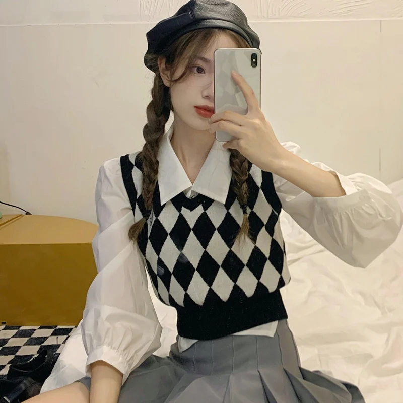 College Style Diamond Knitted Vest Women Spring and Autumn Outer Wear V-neck Sweater Vest Short Vest
College Style Diamond Knitted Vest Women Spring and Autumn Outer Wear V-neck Sweater Vest Short Vest