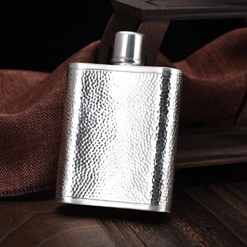 Sterling silver handmade hammered shiny hip flask, wine utensils, S999 sterling silver portable kettle
Sterling silver handmade hammered shiny hip flask, wine utensils, S999 sterling silver portable kettle