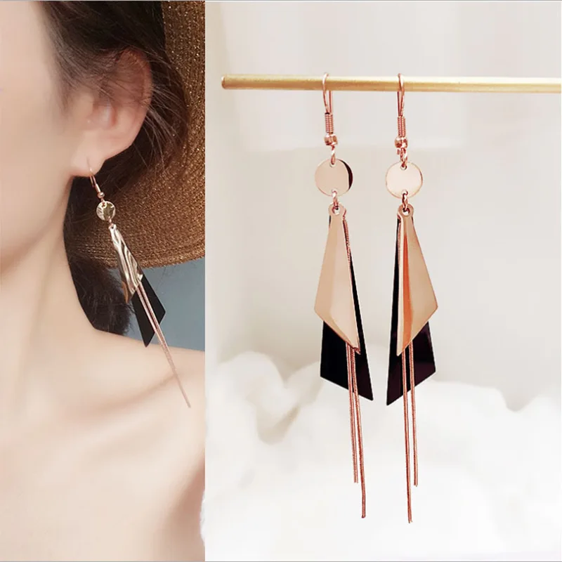 S925 Silver Needle Electroplating Real Gold Earrings Triangle Tassel Earrings Jewelry Temperament Personality Pendant Women
S925 Silver Needle Electroplating Real Gold Earrings Triangle Tassel Earrings Jewelry Temperament Personality Pendant Women