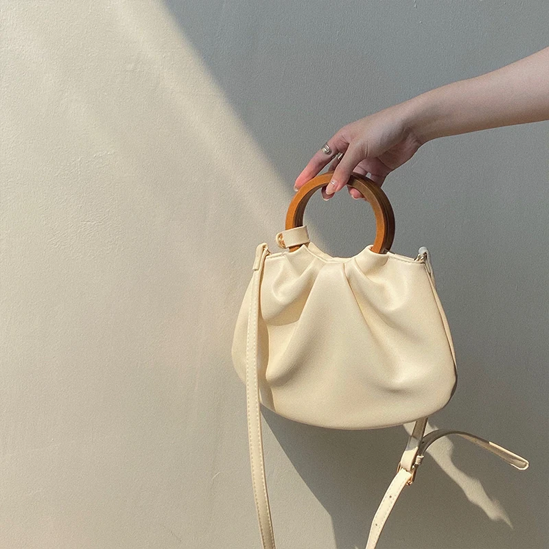 Retro Design Women Wooden Handle Shoulder Bags Soft Pleated PU Leather Ladies Crossbody Bag Fashion Female Clutch Purse Handbag
Retro Design Women Wooden Handle Shoulder Bags Soft Pleated PU Leather Ladies Crossbody Bag Fashion Female Clutch Purse Handbag